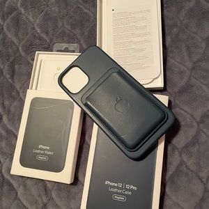 iPhone 12 magnetic wallet and case